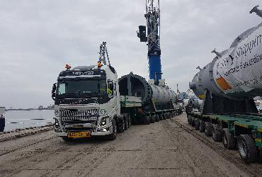Transport special pentru trei reactoare pentru o rafinarie din Romania
