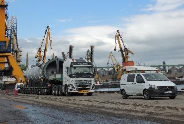 Transport special pentru trei reactoare pentru o rafinarie din Romania